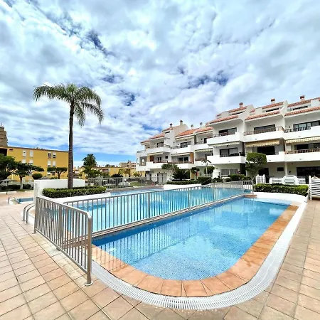Family Apartment, Wifi, Shared Pool In Los Cristianos شقة