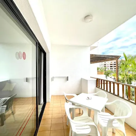 Daire Family Apartment, Wifi, Shared Pool In Los Cristianos *