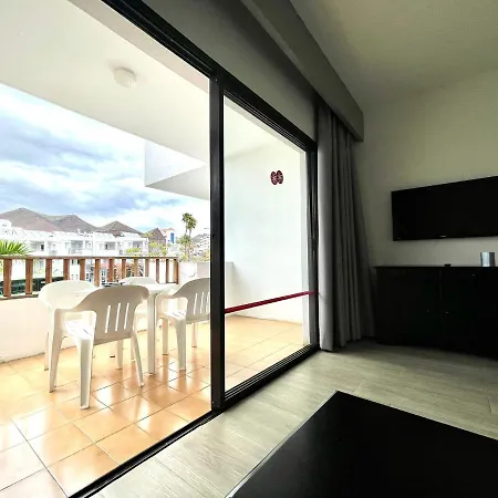 Daire Family Apartment, Wifi, Shared Pool In Los Cristianos *