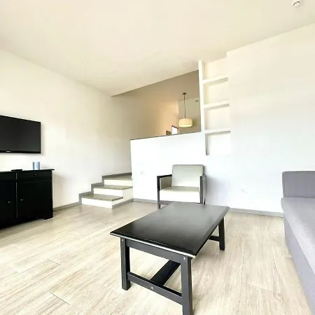 Family Apartment, Wifi, Shared Pool In Los Cristianos Daire
