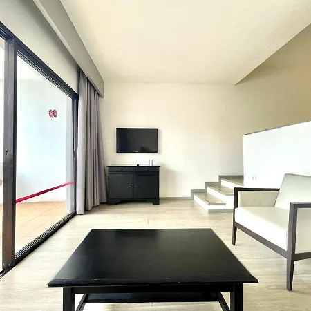Family Apartment, Wifi, Shared Pool In Los Cristianos Los Cristianos (Tenerife)